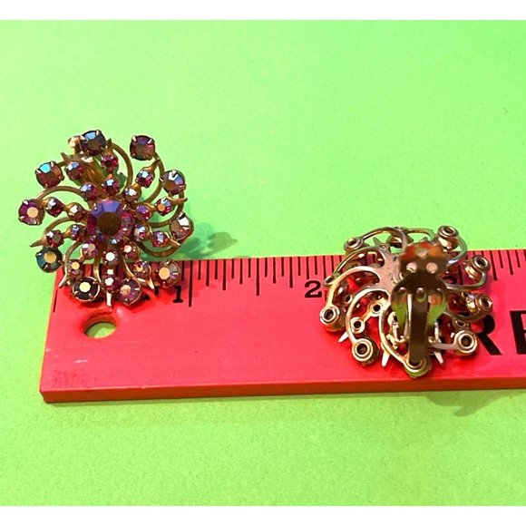 Vintage Gold-tone Sunburst Pattern Aurora Borealis Rhinestone Clip-on Earrings - Picture 5 of 10